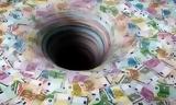 H «άσπρη τρύπα» του χρέους,τα σχέδια για υποχρεωτικές ασφαλίσεις και οι εργοδότες «λαγοί»