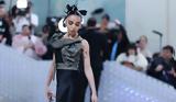 Λογοκρίθηκε, Calvin Klein, FKA Twigs –,logokrithike, Calvin Klein, FKA Twigs –