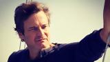 Colin Firth, Φωτογραφήθηκε, Λόκερμπι,Colin Firth, fotografithike, lokerbi