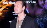 Περήφανος, Jude Law – Χειρίστηκα,perifanos, Jude Law – cheiristika