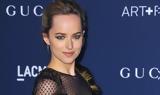 Dakota Johnson, Στιλιστικό, – Παραλίγο,Dakota Johnson, stilistiko, – paraligo