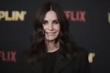 Courteney Cox, Κυριολεκτικά,Courteney Cox, kyriolektika