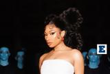 Megan Thee Stallion, Ποζάρει,Megan Thee Stallion, pozarei