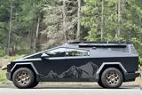 Δύο Tesla Cybertruck, Αρκτικό Ωκεανό,dyo Tesla Cybertruck, arktiko okeano