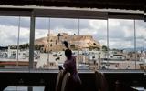 – Επεκτείνεται,– epekteinetai