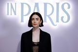 Emily, Paris, Λίλι Κόλινς, Netflix,Emily, Paris, lili kolins, Netflix