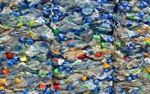 Με εμπόδια η είσπραξη εσόδων από τα μη ανακυκλωμένα απορρίμματα πλαστικού