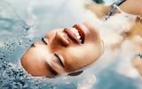 Τι είναι το «honey skin» και πώς θα το πετύχουμε,