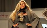 Jocelyne Wildenstein, – Μισώ,Jocelyne Wildenstein, – miso