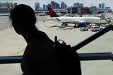 Λαθρεπιβάτης, Delta Air Lines, Υόρκη, Παρίσι,lathrepivatis, Delta Air Lines, yorki, parisi