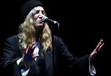 Patti Smith, Κατέρρευσε, – Επέστρεψε,Patti Smith, katerrefse, – epestrepse