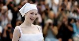 Hunter Schafer, Τραμπ – Άλλαξαν,Hunter Schafer, trab – allaxan