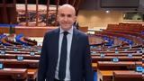 Από την απαξίωση στην καταξίωση,