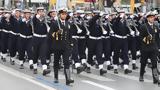 Δεν τα βρίσκουν στην κυβέρνηση ούτε για τα υβριστικά συνθήματα,