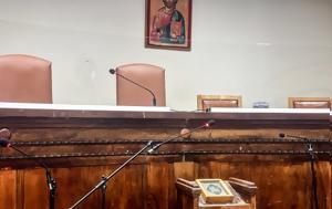“I Don’t Speak Greek”, Spyware Tycoon Threatens, Fire Lawyers, Explosive Trial Start