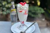 Το ice cream soda είναι το ιδανικό επιδόρπιο για τα καλοκαιρινά απογεύματα,