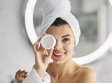 Τα skincare βίντεο τελικά βλάπτουν το δέρμα σου — Γιατί το scroll σου δεν είναι τόσο «clean» όσο νομίζεις,