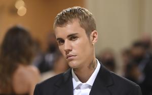 Justin Bieber, Δεν, Justin Bieber, den