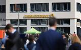 S&P: Οι δασμοί πιέζουν τα κέρδη,αλλά οι ευρωπαϊκές τράπεζες αντέχουν