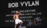 Έρευνα, Bob Vylan, IDF, Glastonbury – Απαγόρευση, ΗΠΑ,erevna, Bob Vylan, IDF, Glastonbury – apagorefsi, ipa