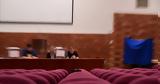 – Όλη,– oli
