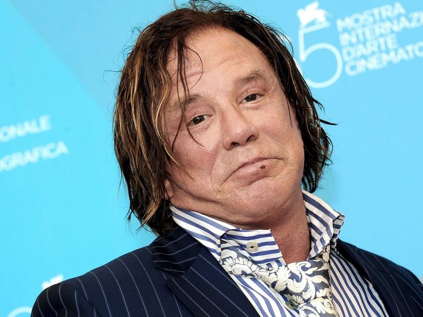 Ο Mickey Rourke κάνει καμπάνια για να πληρώσει τα ενοίκια που χρωστά ...